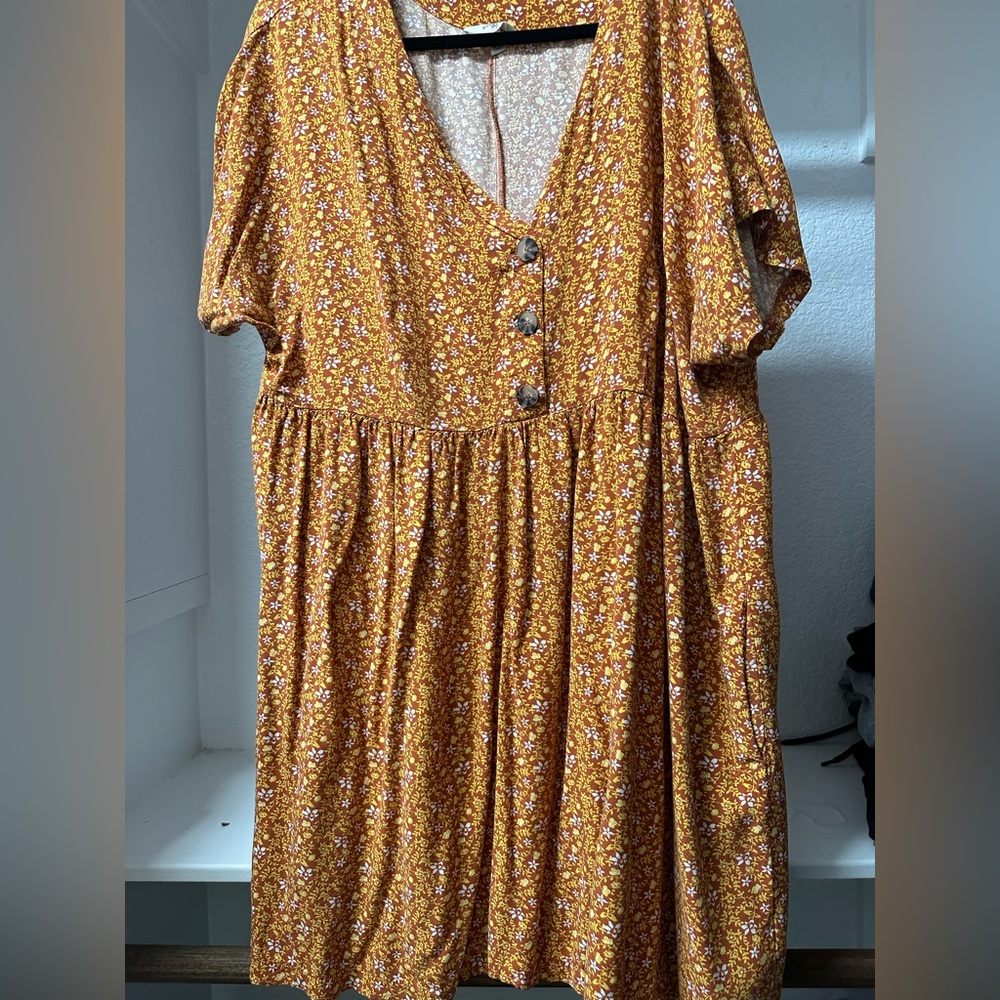 Time and Tru mustard floral dress with buttons and pockets